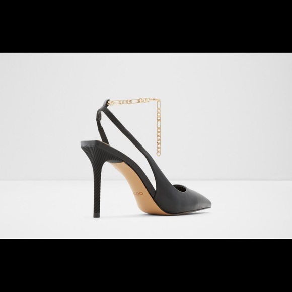 Also heels - Picture 2 of 8